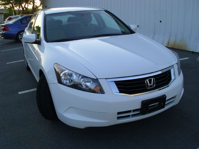 Honda Accord 2dr Reg Cab 120.5 WB Sedan