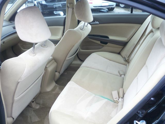 Honda Accord 2dr Reg Cab 120.5 WB Sedan