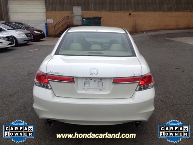 Honda Accord LS 2WD Sedan