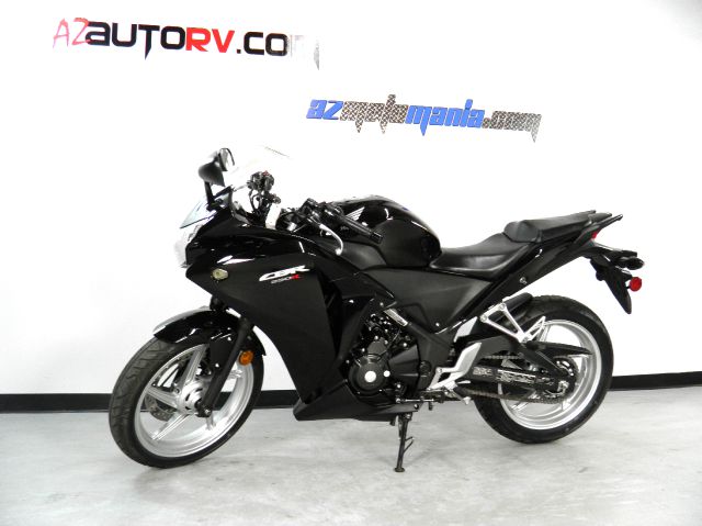 Honda CBR250R 2011 photo 4