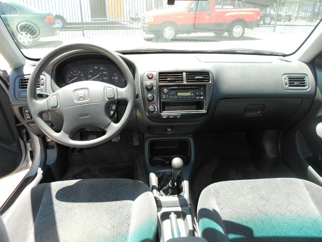 Honda Civic 2000 photo 2