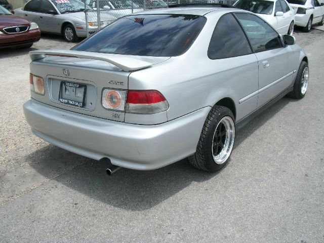 Honda Civic 2000 photo 4