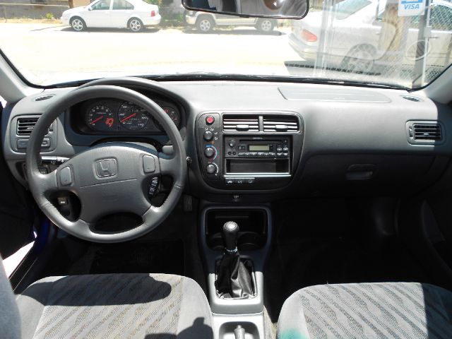 Honda Civic 2000 photo 2