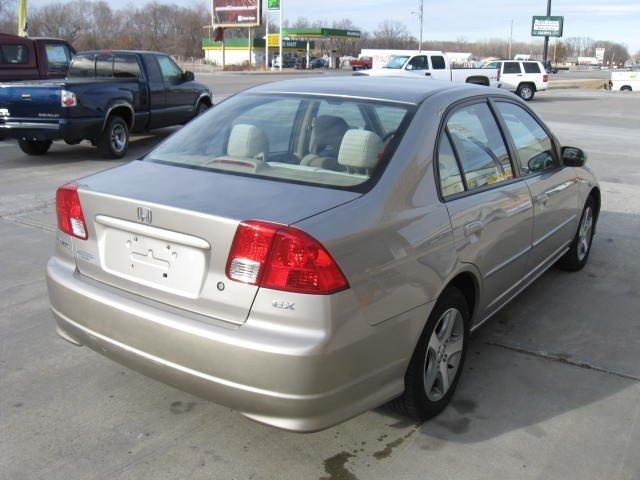 Honda Civic 2004 photo 2