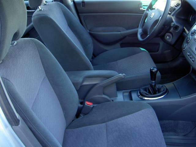 Honda Civic 2004 photo 2