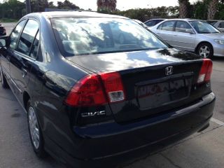 Honda Civic 2004 photo 2