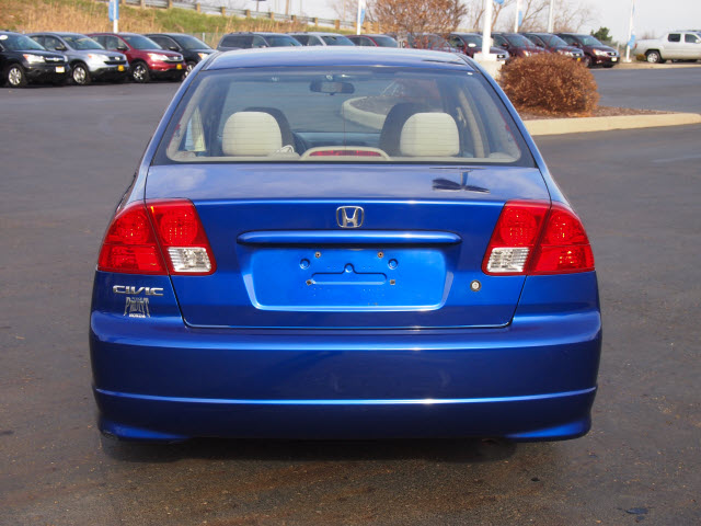 Honda Civic 2005 photo 3