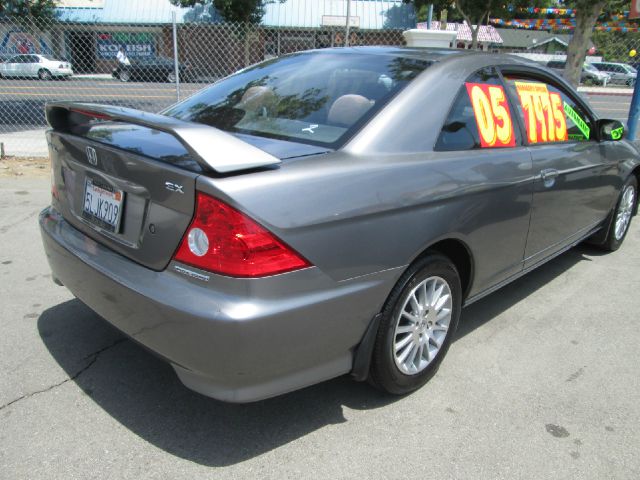 Honda Civic 2005 photo 3