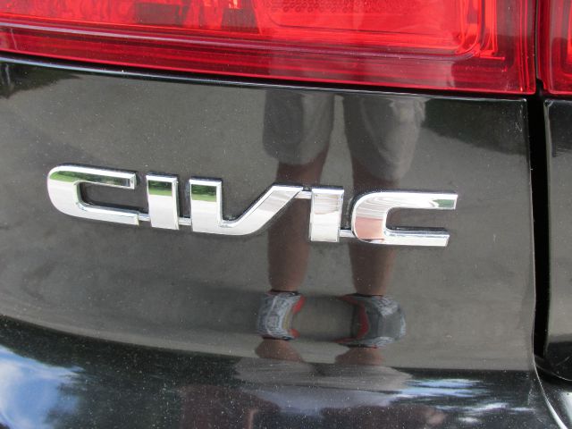 Honda Civic 2005 photo 2