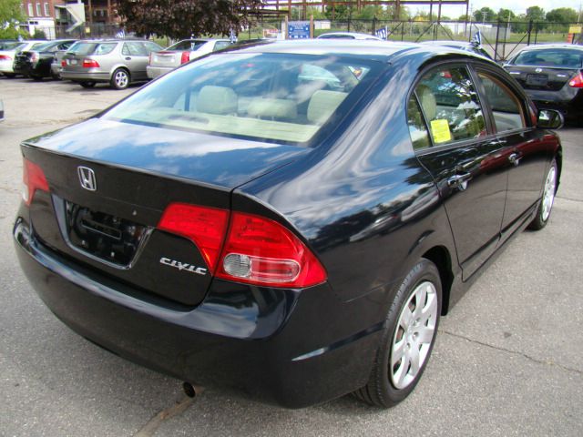 Honda Civic 2dr Reg Cab 120.5 WB Sedan