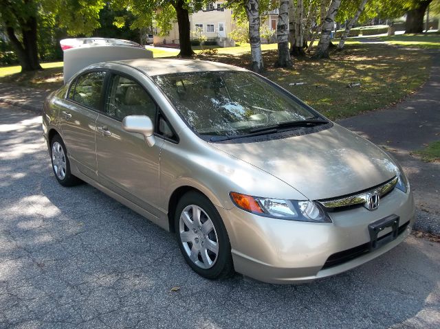 Honda Civic 2dr Reg Cab 120.5 WB Sedan