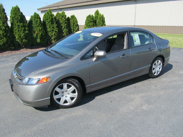 Honda Civic 2dr Reg Cab 120.5 WB Sedan