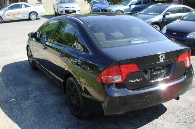 Honda Civic 2dr Reg Cab 120.5 WB Sedan