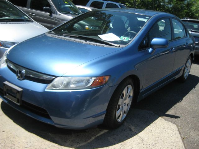 Honda Civic 2dr Reg Cab 120.5 WB Sedan