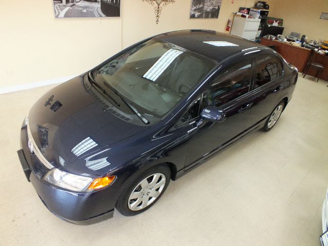 Honda Civic 2dr Reg Cab 120.5 WB Sedan