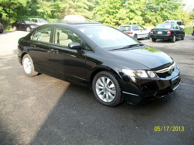 Honda Civic Crew Cab 126.0 WB 4WD LT w/1L Sedan