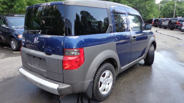 Honda Element 2003 photo 2