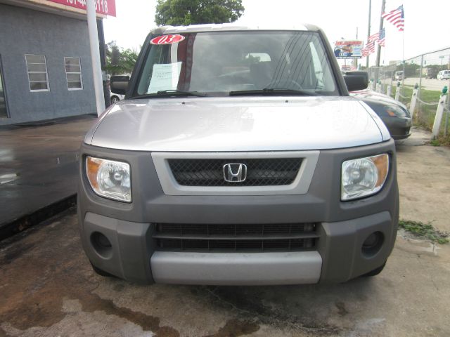 Honda Element 2003 photo 2