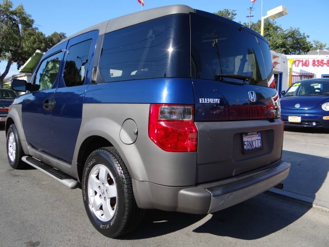 Honda Element 2003 photo 2