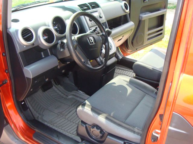 Honda Element 2003 photo 2