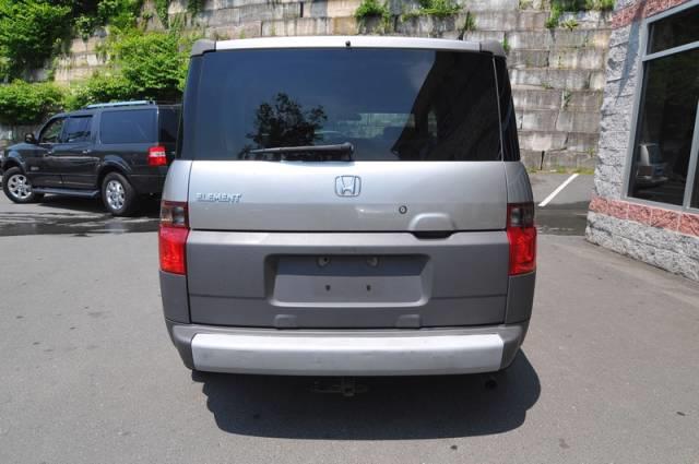 Honda Element 2003 photo 2