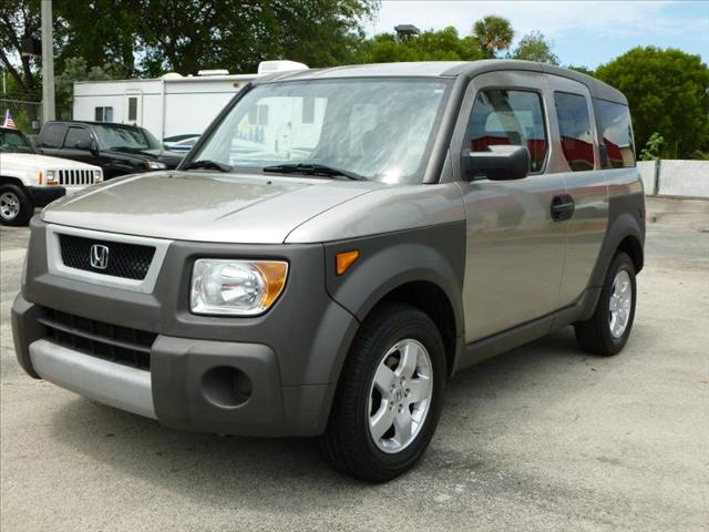 Honda Element 2003 photo 2