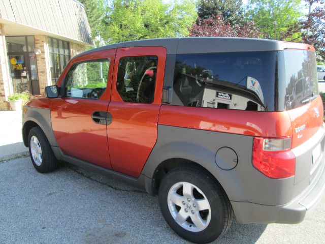 Honda Element 2003 photo 2