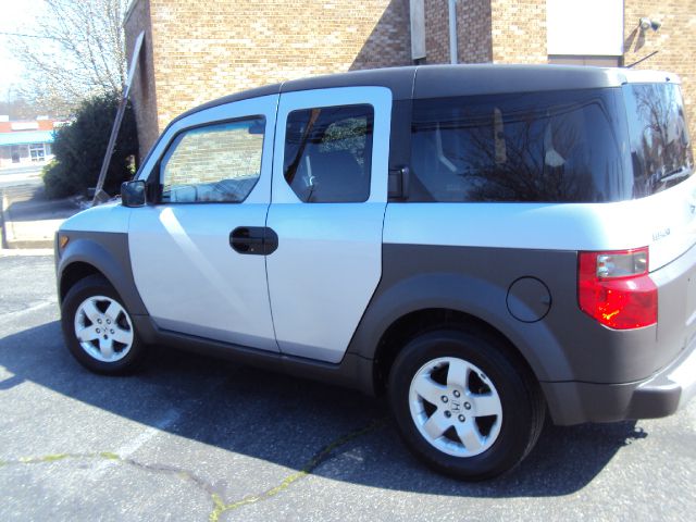 Honda Element 2003 photo 1