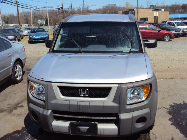 Honda Element 2003 photo 2