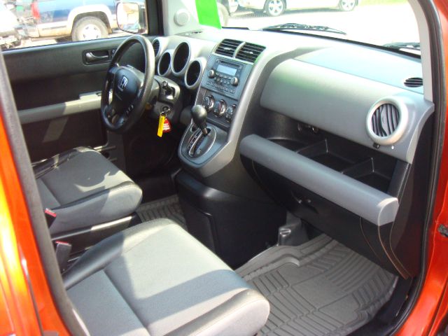 Honda Element 2003 photo 2