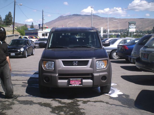 Honda Element 2003 photo 2