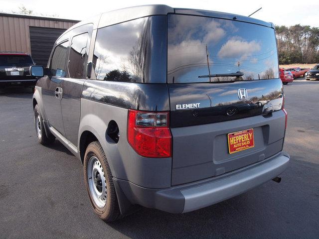 Honda Element 2004 photo 2