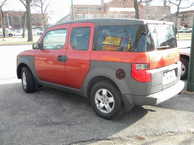 Honda Element 2004 photo 2