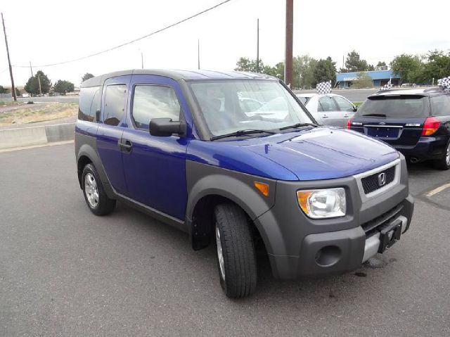 Honda Element 2004 photo 2