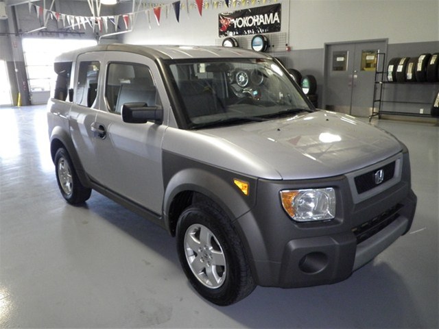 Honda Element 2004 photo 3