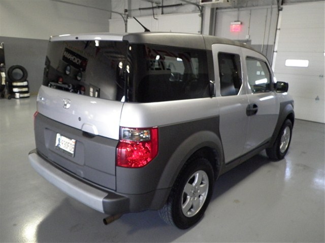 Honda Element 2004 photo 4