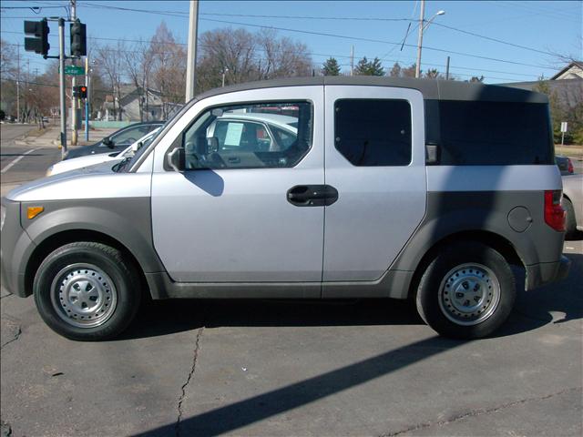 Honda Element 2004 photo 3