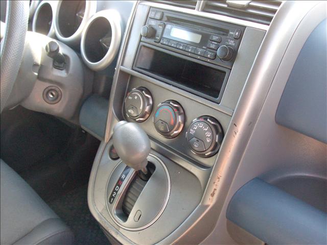 Honda Element 2004 photo 5