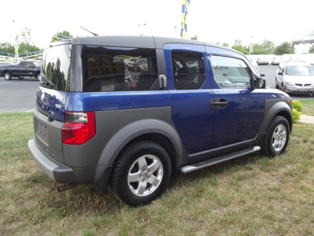 Honda Element 2004 photo 2