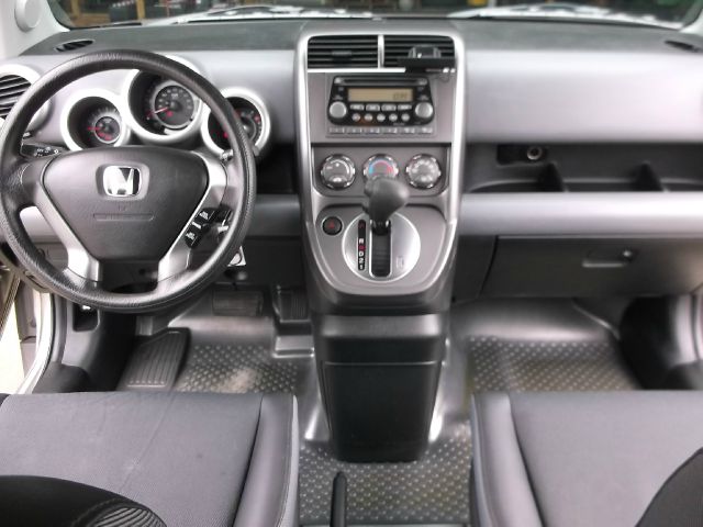 Honda Element 2004 photo 1