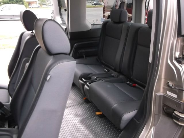 Honda Element 2004 photo 10