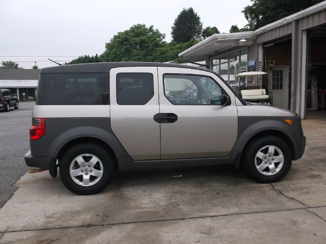 Honda Element 2004 photo 22