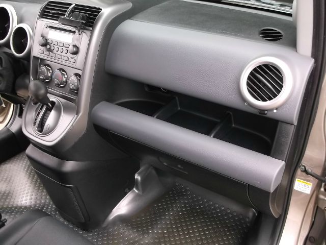 Honda Element 2004 photo 25