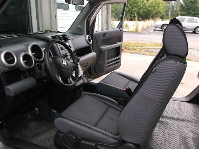 Honda Element 2004 photo 3