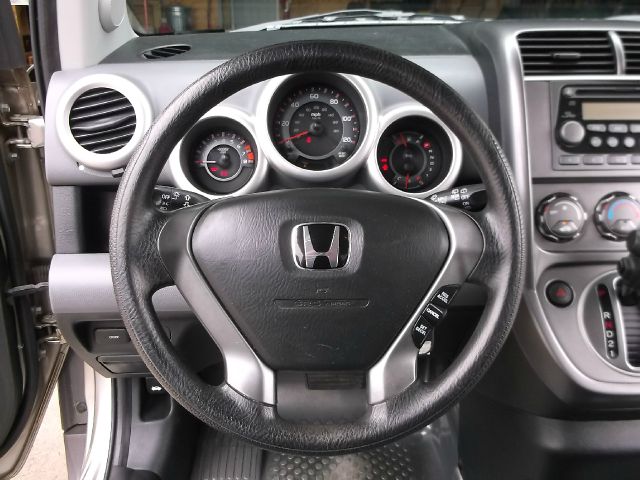 Honda Element 2004 photo 30