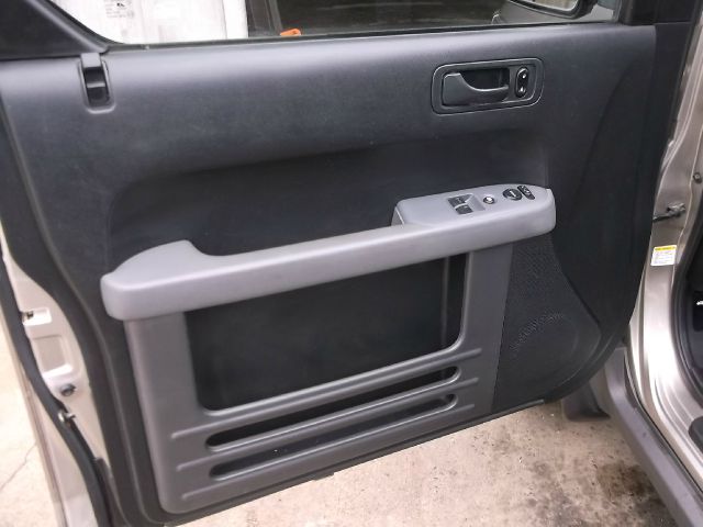 Honda Element 2004 photo 9