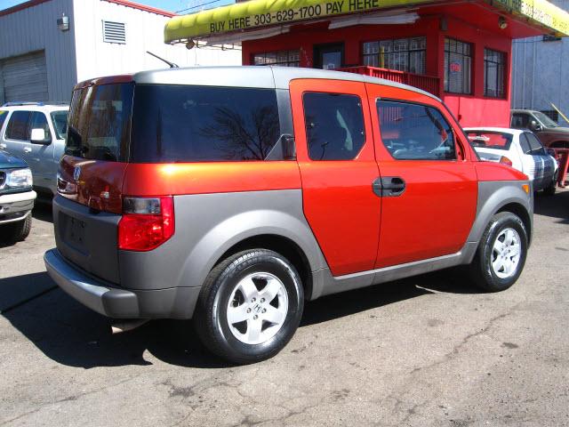 Honda Element 2004 photo 2