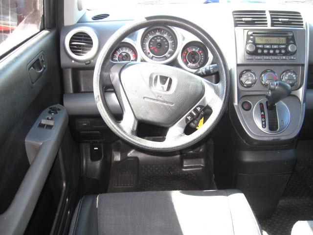 Honda Element 2004 photo 5