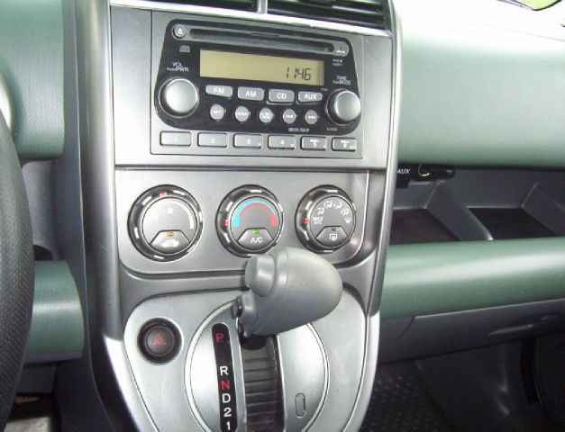 Honda Element 2004 photo 5