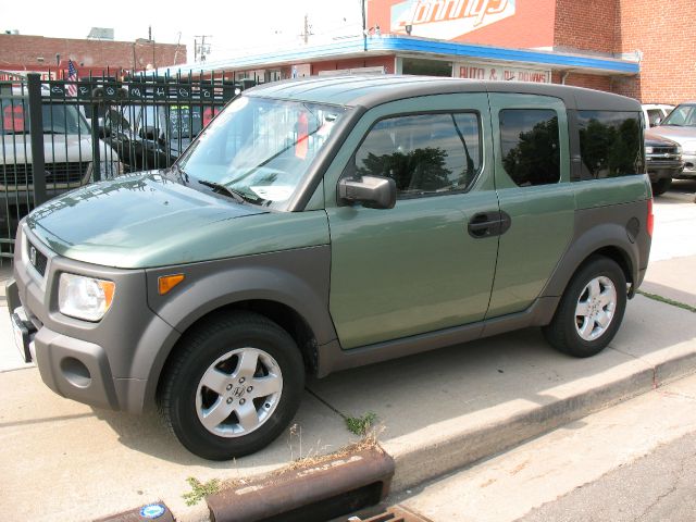 Honda Element 2004 photo 3